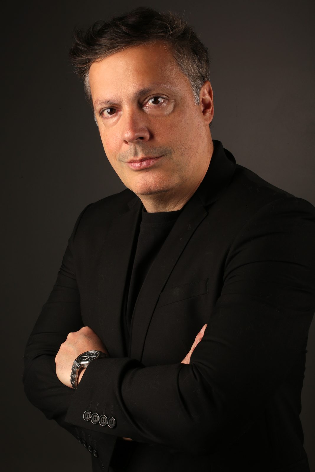 Eduardo Lassah, ator e dublador, em estúdio de dublagem no Rio de Janeiro